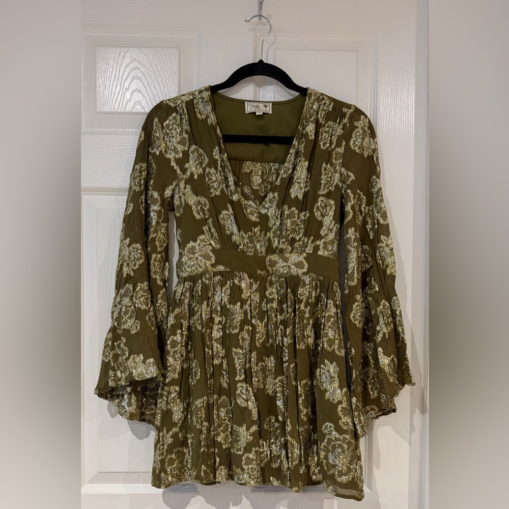 Mille Resort and Travel Green and Gold V Neck Mini Dress XS Vacation Holiday
